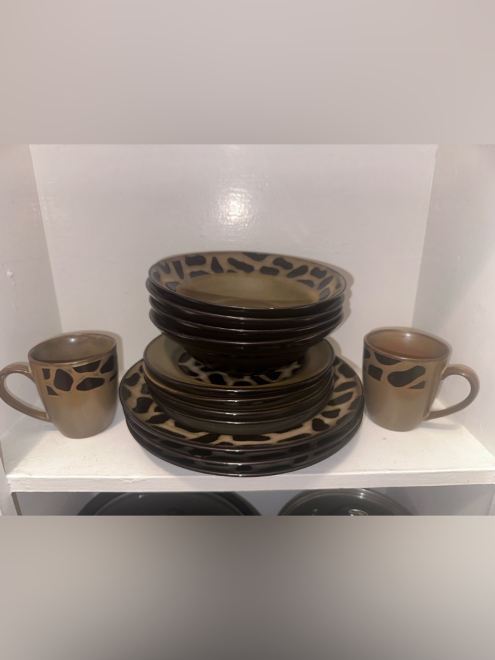 Joseph Abboud Cheetah Dinnerware Set - Discontinued Safari Print
